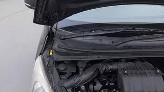 Used 2012 Hyundai i10 [2010-2016] Asta (O) AT Petrol Petrol Automatic engine ENGINE RIGHT SIDE HINGE & APRON VIEW