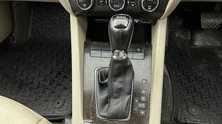 Used 2015 Skoda Octavia [2013-2017] Elegance 1.8 TSI AT Petrol Automatic interior GEAR  KNOB VIEW