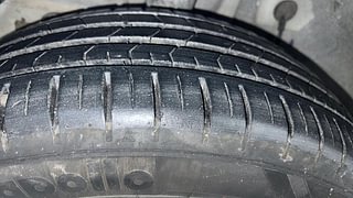 Used 2015 Hyundai Elite i20 [2014-2018] Asta 1.2 Petrol Manual tyres RIGHT REAR TYRE TREAD VIEW