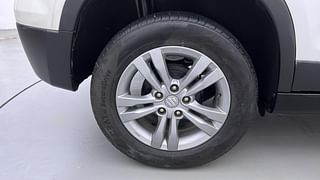 Used 2017 Maruti Suzuki Vitara Brezza [2016-2020] ZDi Plus Diesel Manual tyres RIGHT REAR TYRE RIM VIEW