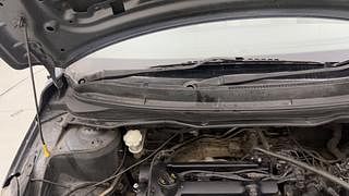 Used 2013 Hyundai i20 [2012-2014] Sportz 1.2 Petrol Manual engine ENGINE RIGHT SIDE HINGE & APRON VIEW