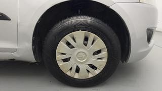 Used 2014 Maruti Suzuki Swift [2011-2017] VXi Petrol Manual tyres RIGHT FRONT TYRE RIM VIEW