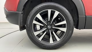 Used 2019 Nissan Kicks [2018-2020] XV Premium (O) Dual Tone Diesel Diesel Manual tyres RIGHT REAR TYRE RIM VIEW