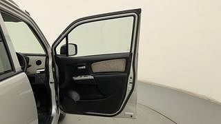 Used 2016 Maruti Suzuki Wagon R 1.0 [2010-2019] VXi Petrol Manual interior RIGHT FRONT DOOR OPEN VIEW