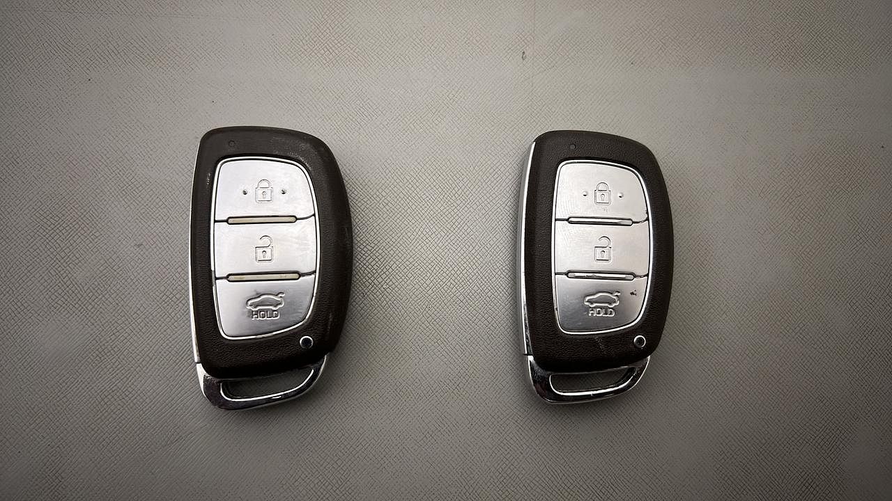Used 2014 Hyundai Grand i10 [2013-2017] Asta 1.2 Kappa VTVT Petrol Manual extra CAR KEY VIEW