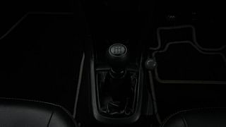 Used 2017 Maruti Suzuki Swift [2014-2017] LXI (O) Petrol Manual interior GEAR  KNOB VIEW