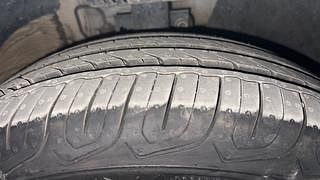 Used 2015 Volkswagen Polo [2015-2019] Trendline 1.2L (P) Petrol Manual tyres RIGHT FRONT TYRE TREAD VIEW