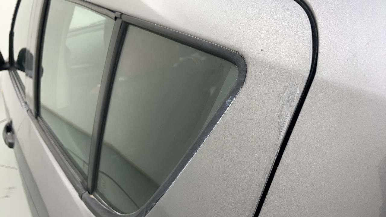 Used 2016 Maruti Suzuki Swift [2014-2017] LXI (O) Petrol Manual dents MINOR SCRATCH