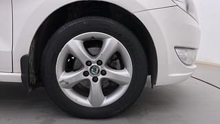 Used 2013 Skoda Rapid [2011-2016] Elegance Plus Diesel MT Diesel Manual tyres RIGHT FRONT TYRE RIM VIEW
