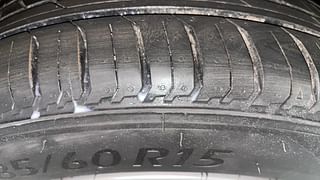 Used 2013 Volkswagen Polo [2010-2014] Highline1.2L (P) Petrol Manual tyres RIGHT FRONT TYRE TREAD VIEW