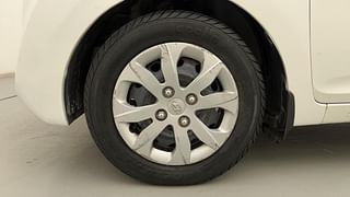 Used 2015 Hyundai Eon [2011-2018] Magna Petrol Manual tyres LEFT FRONT TYRE RIM VIEW
