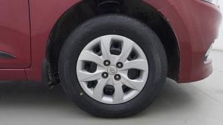 Used 2015 Hyundai Elite i20 [2014-2018] Sportz 1.2 Petrol Manual tyres RIGHT FRONT TYRE RIM VIEW
