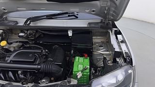 Used 2019 Renault Kwid [2015-2019] RXL Petrol Manual engine ENGINE LEFT SIDE HINGE & APRON VIEW