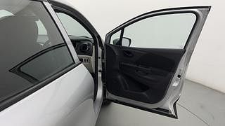 Used 2018 Renault Captur [2017-2020] RXE Petrol Petrol Manual interior RIGHT FRONT DOOR OPEN VIEW