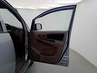 Used 2015 Toyota Innova [2013-2016] 2.5 GX 8 STR Diesel Manual interior RIGHT FRONT DOOR OPEN VIEW