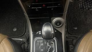Used 2018 Mahindra XUV500 [2018-2021] W11 option AT Diesel Automatic interior GEAR  KNOB VIEW