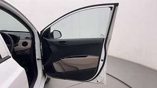 Used 2019 Hyundai Grand i10 [2017-2020] Magna AT 1.2 Kappa VTVT Petrol Automatic interior RIGHT FRONT DOOR OPEN VIEW