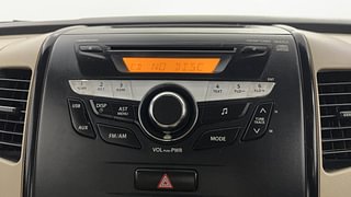 Used 2017 Maruti Suzuki Wagon R 1.0 [2015-2019] VXI AMT Petrol Automatic top_features Integrated (in-dash) music system