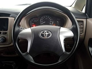 Used 2015 Toyota Innova [2013-2016] 2.5 GX 8 STR Diesel Manual interior STEERING VIEW