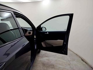 Used 2017 Hyundai Grand i10 [2017-2020] Sportz (O) 1.2 kappa VTVT Petrol Manual interior RIGHT FRONT DOOR OPEN VIEW