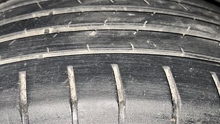 Used 2015 Maruti Suzuki Ciaz [2014-2017] ZXI+ Petrol Manual tyres LEFT REAR TYRE TREAD VIEW