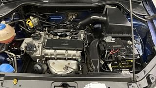 Used 2014 Volkswagen Polo [2010-2014] Comfortline 1.2L (P) Petrol Manual engine ENGINE LEFT SIDE VIEW