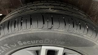Used 2022 Hyundai Venue S Plus 1.5 CRDi Diesel Manual tyres RIGHT REAR TYRE TREAD VIEW