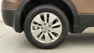 Used 2015 Maruti Suzuki S-Cross [2015-2017] Zeta 1.3 Diesel Manual tyres RIGHT REAR TYRE RIM VIEW