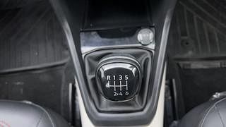 Used 2022 Volkswagen Taigun Comfortline 1.0 TSI MT Petrol Manual interior GEAR  KNOB VIEW