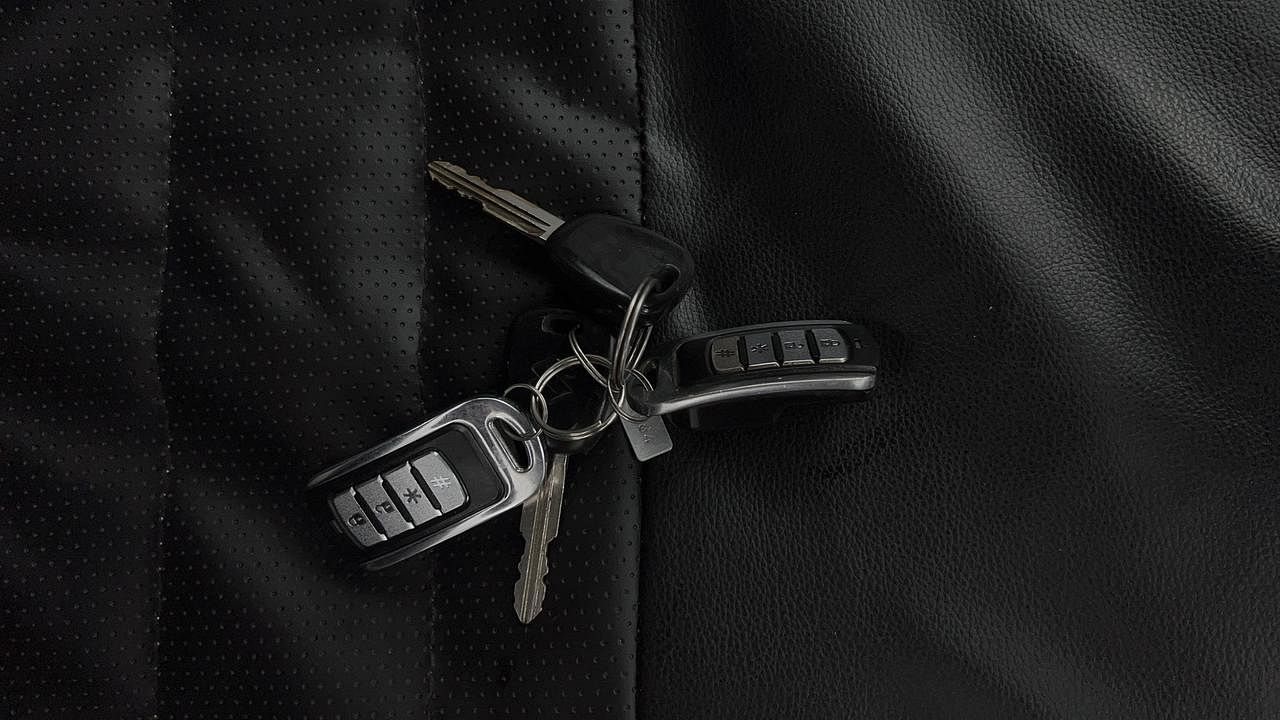 Used 2014 Maruti Suzuki Alto 800 [2012-2016] Lxi Petrol Manual extra CAR KEY VIEW