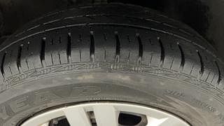 Used 2021 Volkswagen Polo [2018-2022] Trendline 1.0 (P) Petrol Manual tyres RIGHT FRONT TYRE TREAD VIEW