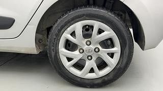 Used 2018 Hyundai Grand i10 [2017-2020] Sportz 1.2 Kappa VTVT Petrol Manual tyres LEFT REAR TYRE RIM VIEW