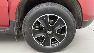 Used 2019 Renault Duster [2015-2019] 85 PS RXS MT Diesel Manual tyres RIGHT FRONT TYRE RIM VIEW