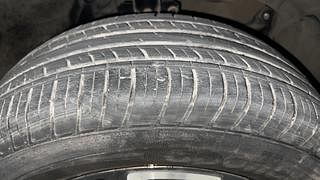 Used 2019 Renault Duster [2017-2020] RXS Opt CVT Petrol Automatic tyres RIGHT FRONT TYRE TREAD VIEW