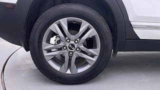 Used 2020 Kia Seltos HTX IVT G Petrol Automatic tyres RIGHT REAR TYRE RIM VIEW