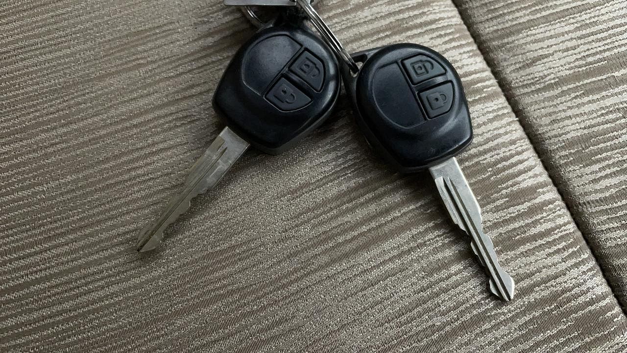 Used 2012 Maruti Suzuki Ertiga [2012-2015] Vxi Petrol Manual extra CAR KEY VIEW