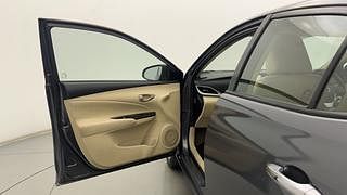 Used 2018 Toyota Yaris [2018-2021] VX Petrol Manual interior LEFT FRONT DOOR OPEN VIEW