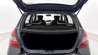 Used 2011 Hyundai i20 [2011-2014] 1.2 sportz Petrol Manual interior DICKY INSIDE VIEW