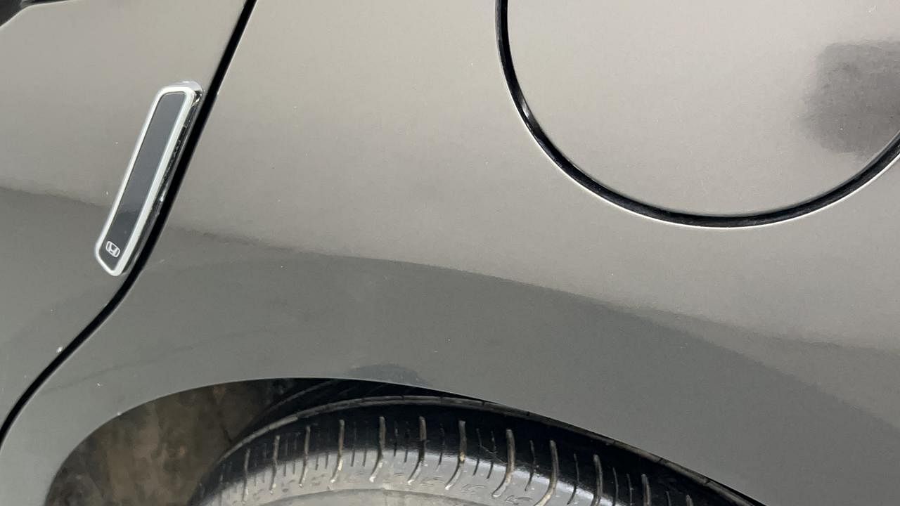 Used 2020 Honda Amaze [2018-2021] 1.2 VX i-VTEC Petrol Manual dents MINOR SCRATCH