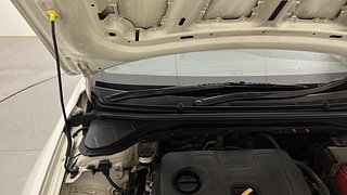 Used 2018 Hyundai Elantra [2016-2022] 2.0 S Petrol Manual engine ENGINE RIGHT SIDE HINGE & APRON VIEW