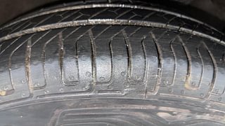 Used 2014 Maruti Suzuki Ritz [2012-2017] Vxi Petrol Manual tyres RIGHT FRONT TYRE TREAD VIEW