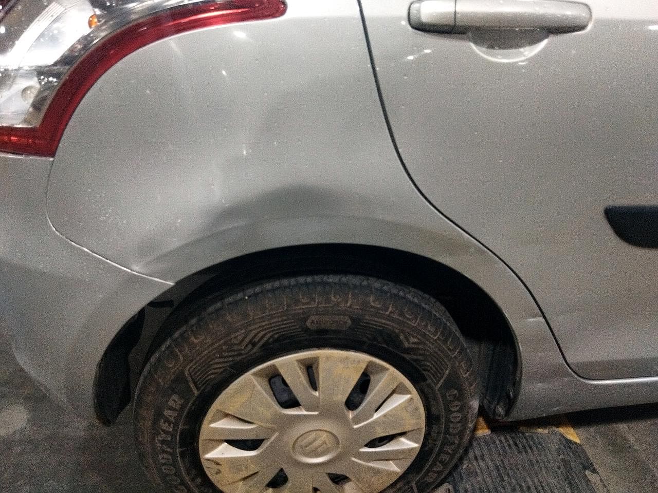 Used 2014 Maruti Suzuki Swift [2011-2017] VXi Petrol Manual dents MINOR DENT