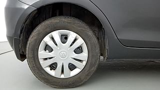 Used 2017 Maruti Suzuki Swift [2017-2020] VDi Diesel Manual tyres RIGHT REAR TYRE RIM VIEW