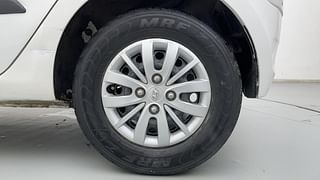 Used 2014 hyundai i10 Sportz 1.1 Petrol Petrol Manual tyres LEFT REAR TYRE RIM VIEW