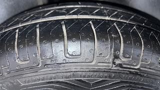 Used 2011 Maruti Suzuki Swift [2007-2011] LXi Petrol Manual tyres RIGHT REAR TYRE TREAD VIEW