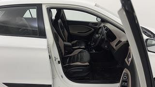 Used 2016 Hyundai Elite i20 [2014-2018] Sportz 1.2 Petrol Manual interior RIGHT SIDE FRONT DOOR CABIN VIEW