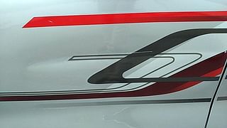 Used 2017 Maruti Suzuki Vitara Brezza [2016-2020] ZDi Plus Diesel Manual dents MINOR DENT