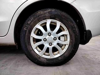 Used 2015 Honda Amaze [2013-2016] 1.2 VX AT i-VTEC Petrol Automatic tyres LEFT REAR TYRE RIM VIEW