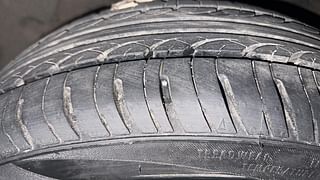 Used 2017 Hyundai Grand i10 [2017-2020] Sportz (O) AT 1.2 Kappa VTVT Petrol Automatic tyres LEFT FRONT TYRE TREAD VIEW