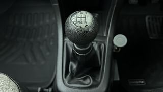 Used 2014 Maruti Suzuki Swift [2011-2017] ZXi Petrol Manual interior GEAR  KNOB VIEW